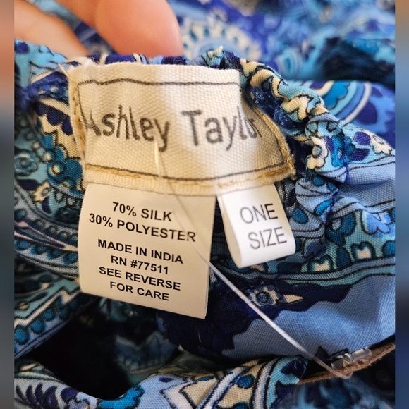 ASHLEY TAYLOR Silk Halter Paisley Print Sundress In Blue/white. O/S NWT - Picture 5 of 11
